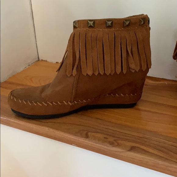 Gently used wedge booties - Picture 4 of 6